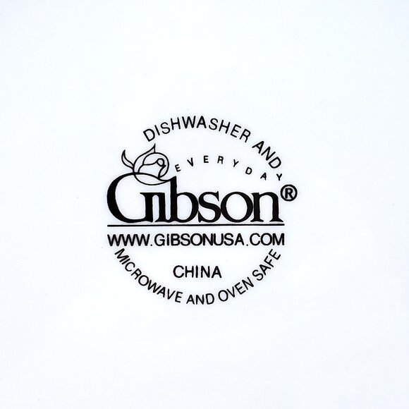 Vintage “Gibson” Christmas “Winter Birds” Dinner Plates – 10 in. - Picture 4 of 7